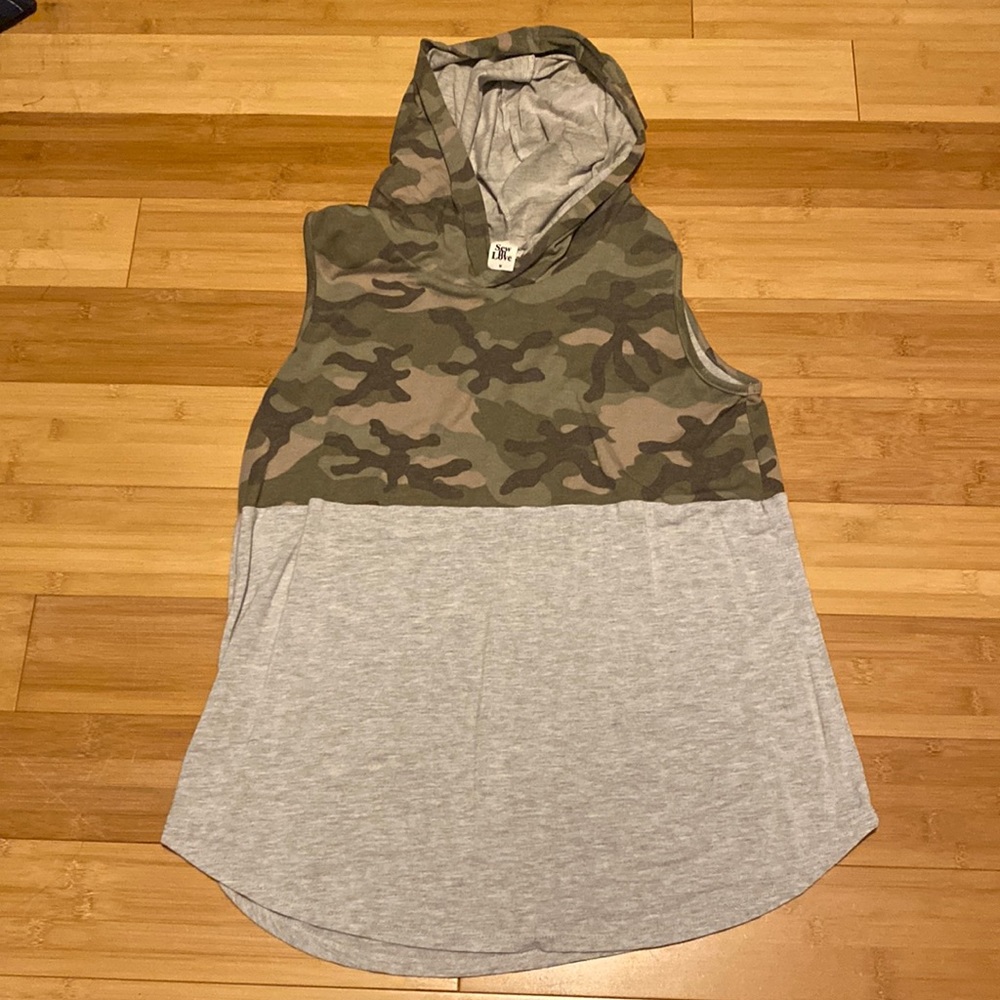 😍 Sew in Love Camo hoodied Tank Top